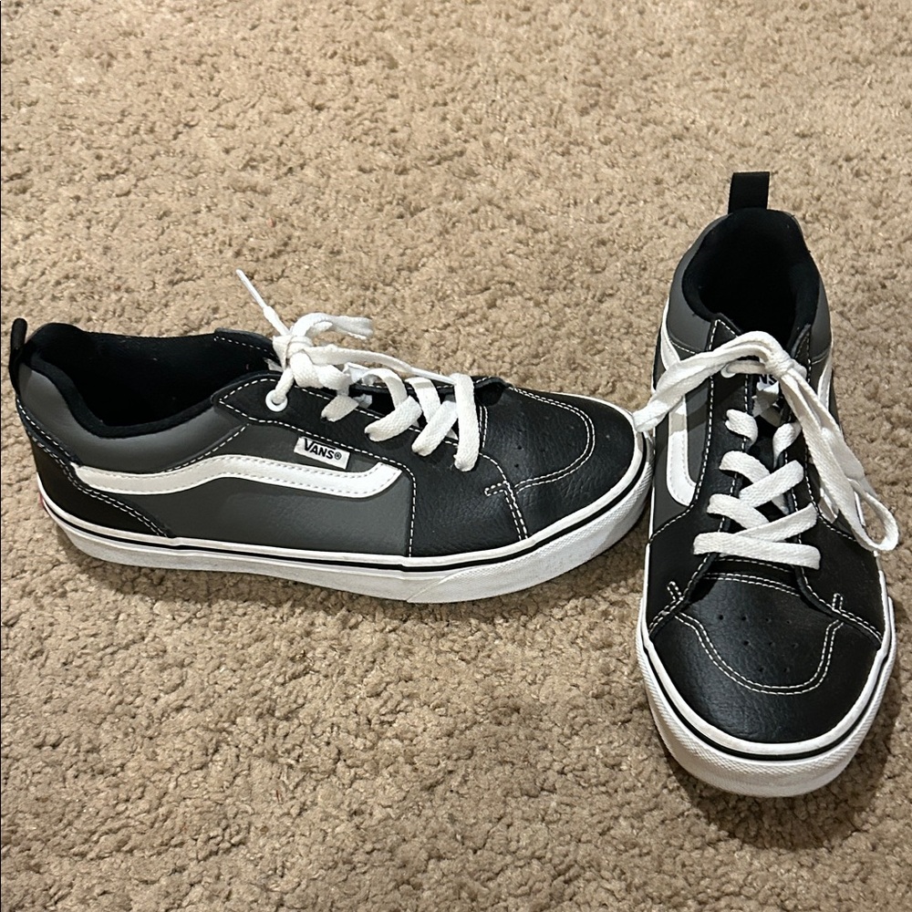 Vans Kids Sneakers in Black and White